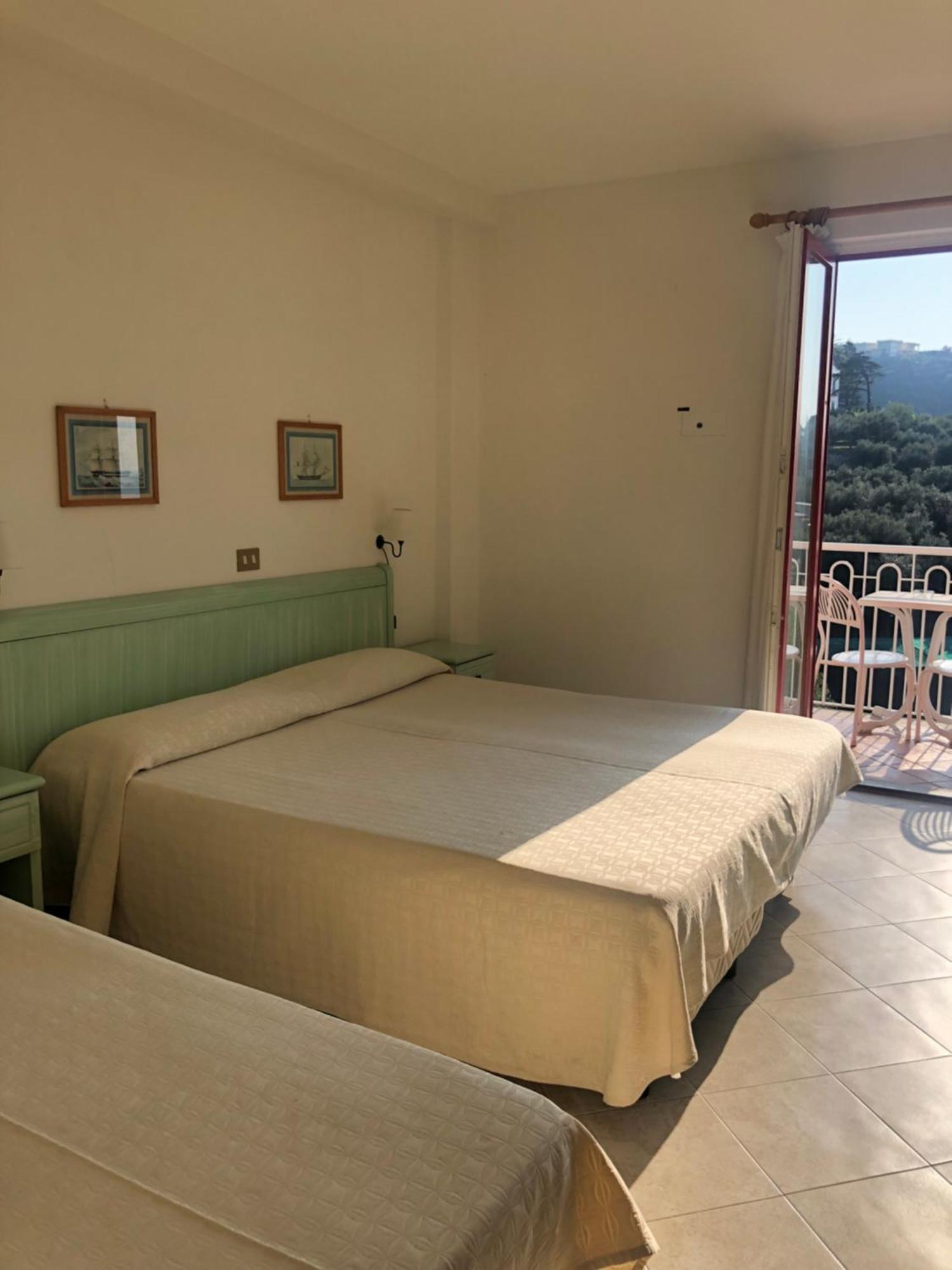 Hotel Dania Sorrento Ngoại thất bức ảnh