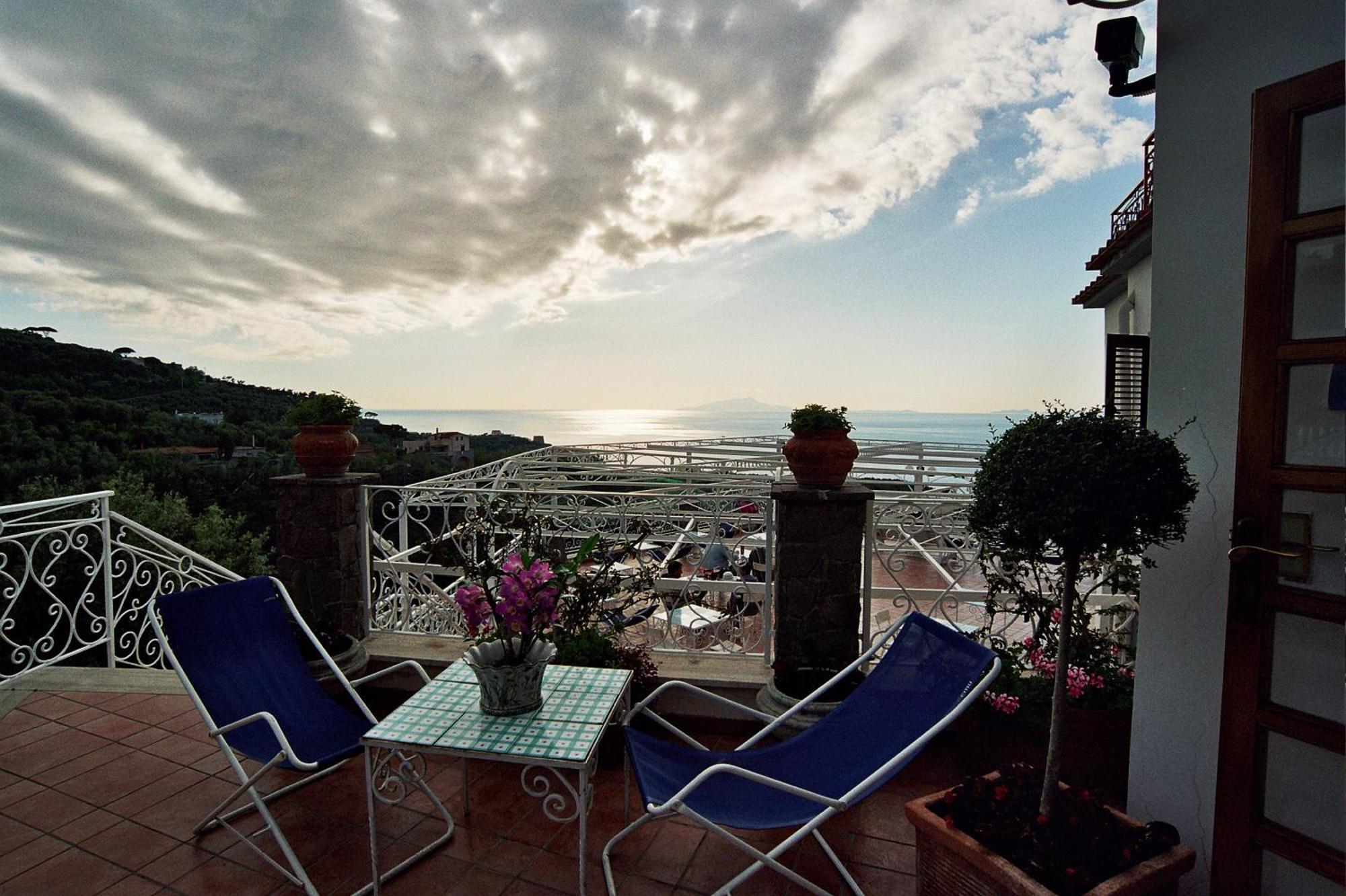 Hotel Dania Sorrento Ngoại thất bức ảnh