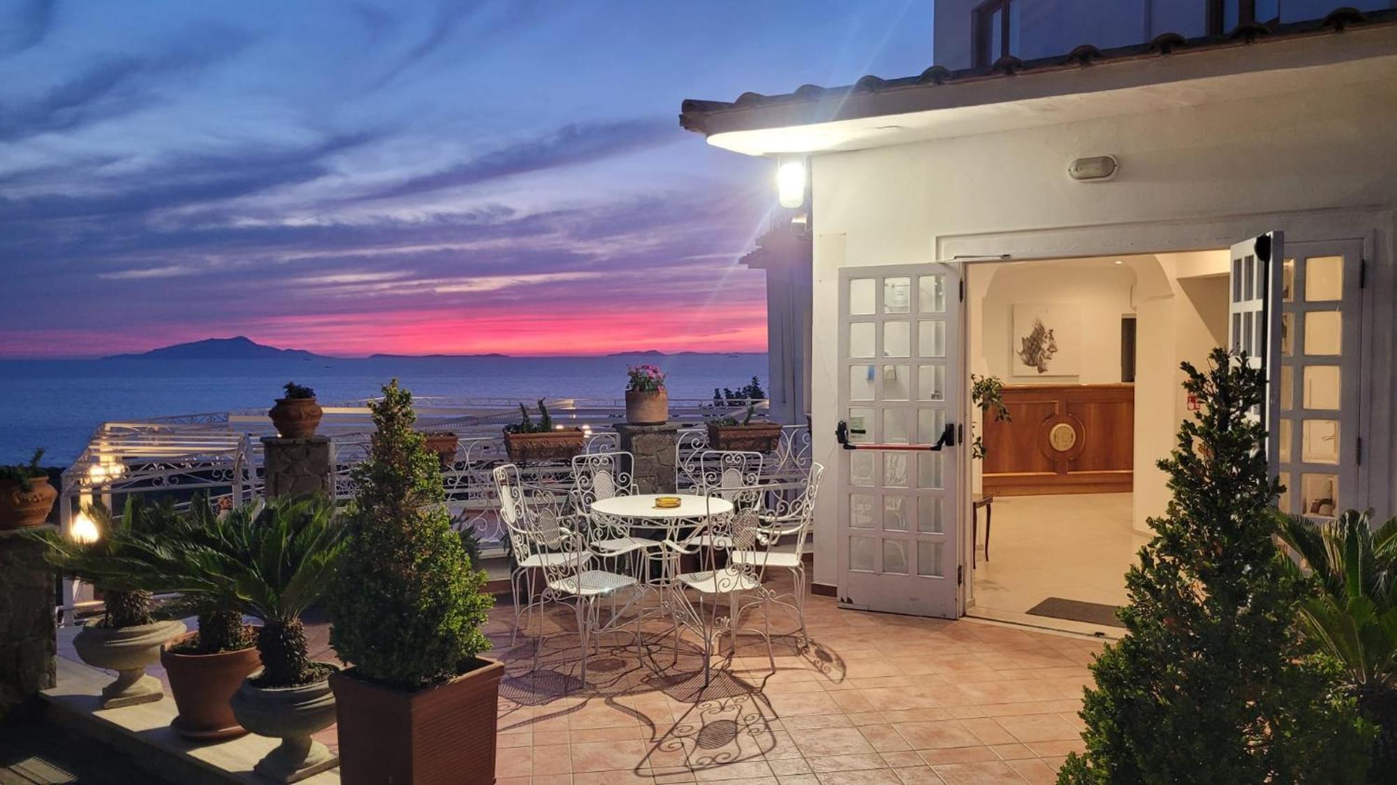 Hotel Dania Sorrento Ngoại thất bức ảnh
