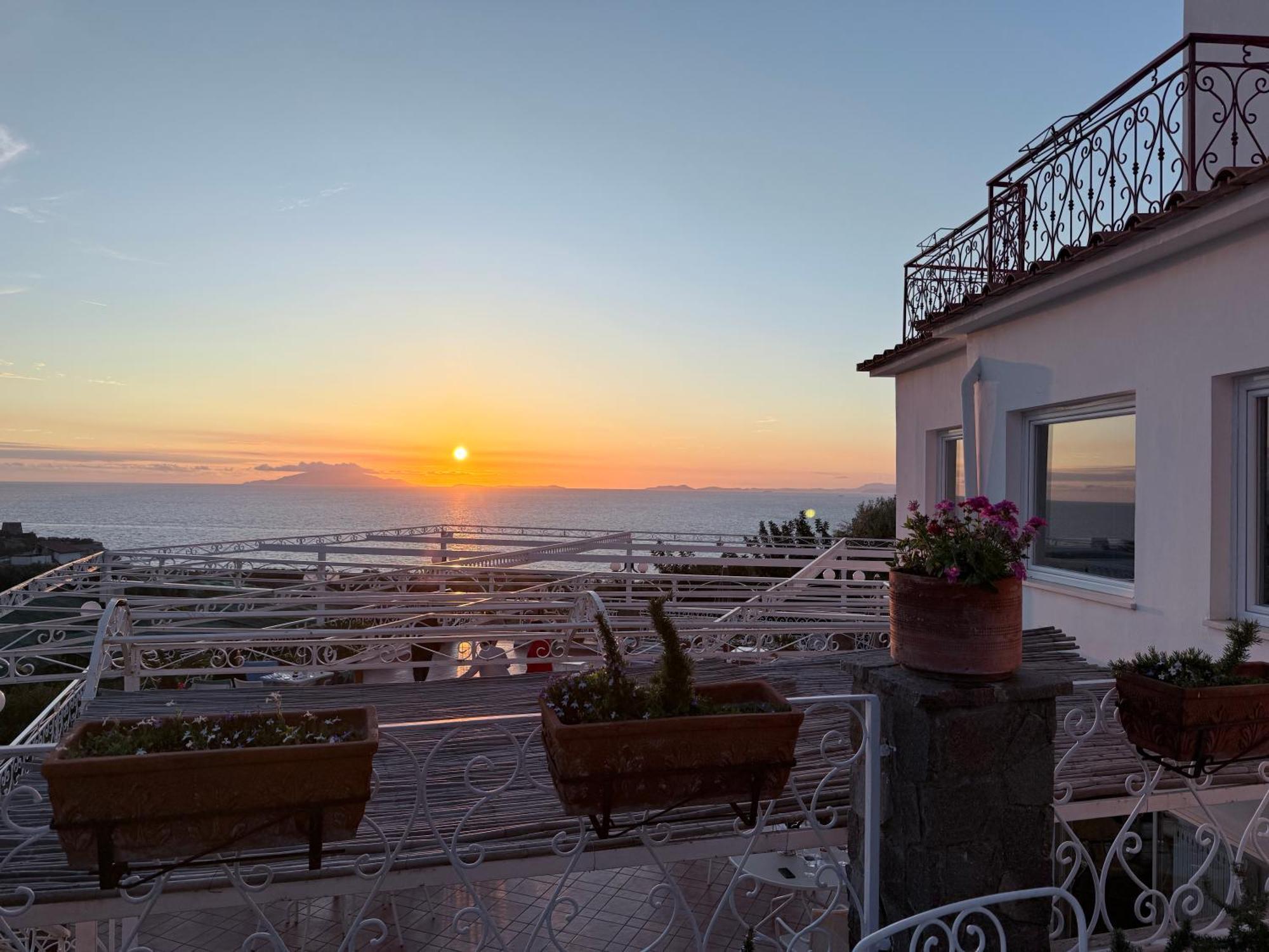 Hotel Dania Sorrento Ngoại thất bức ảnh