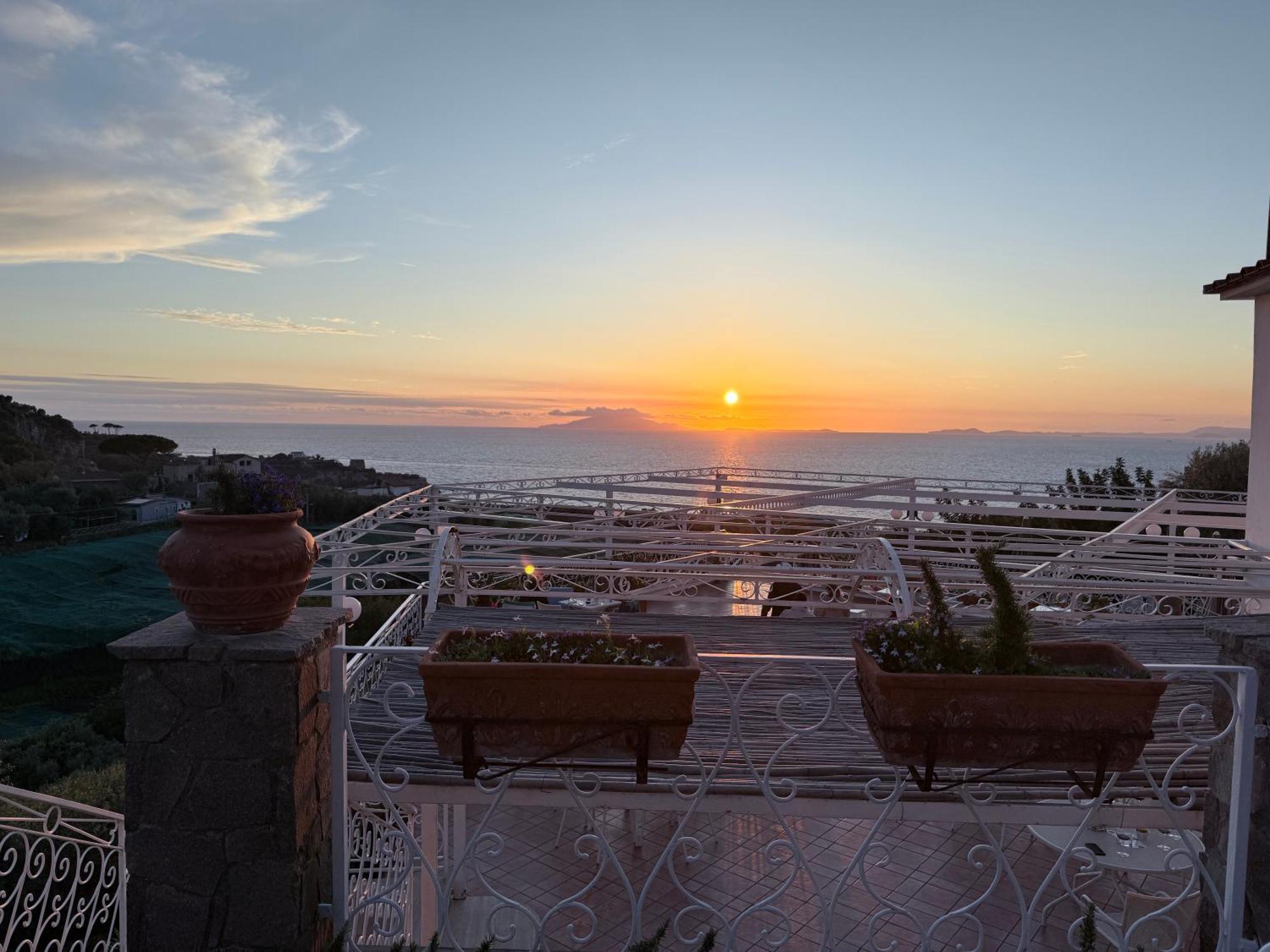 Hotel Dania Sorrento Ngoại thất bức ảnh
