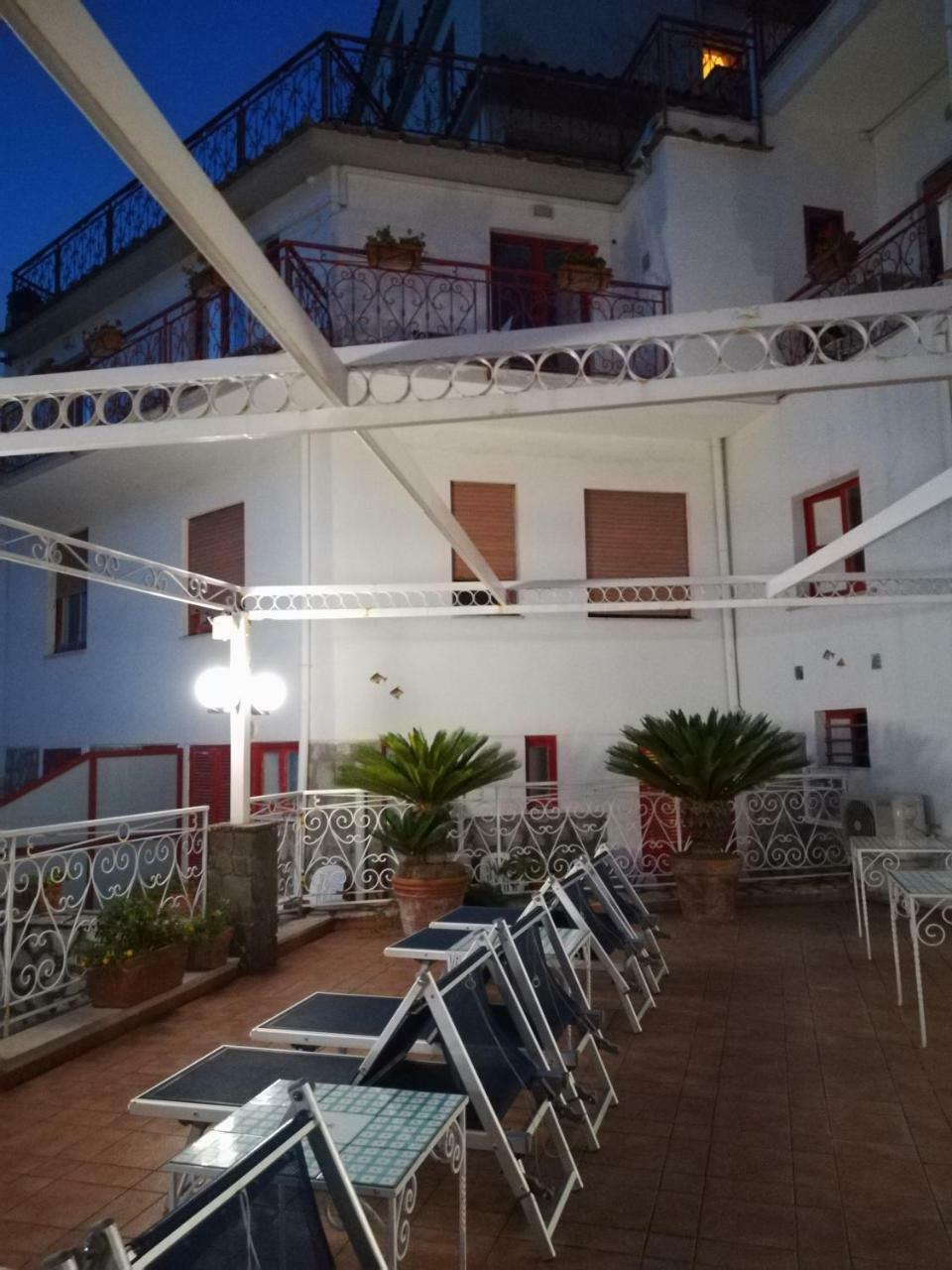 Hotel Dania Sorrento Ngoại thất bức ảnh