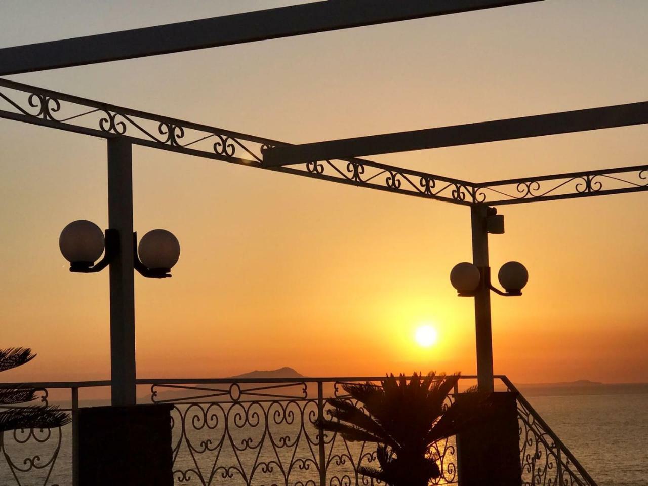 Hotel Dania Sorrento Ngoại thất bức ảnh