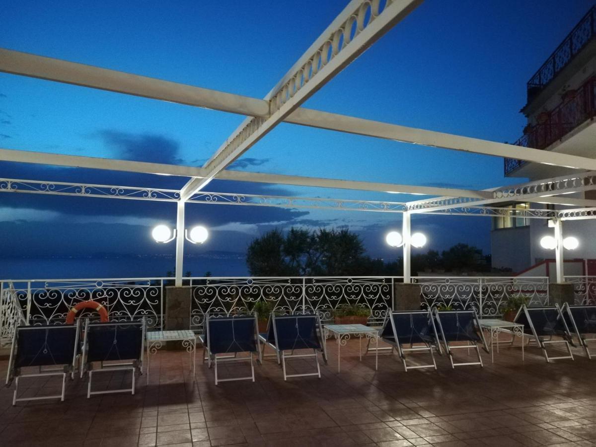Hotel Dania Sorrento Ngoại thất bức ảnh